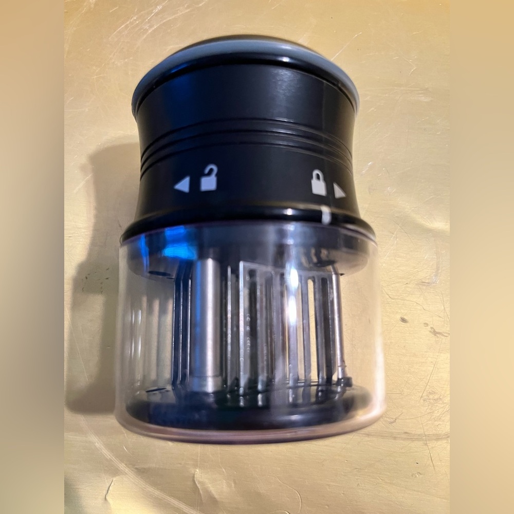 Deni , Ultra Sharp Amison Locking Meat Tenderizer Great condition